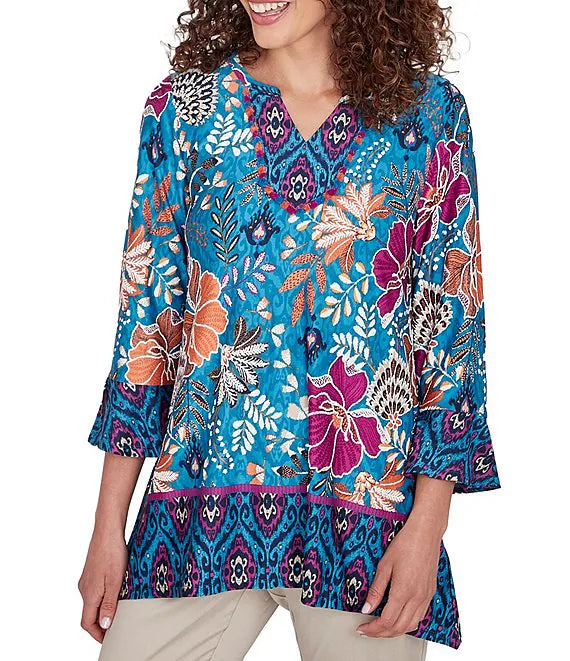 Top de punto con bordado floral en azul mediterráneo - Ruby Rd