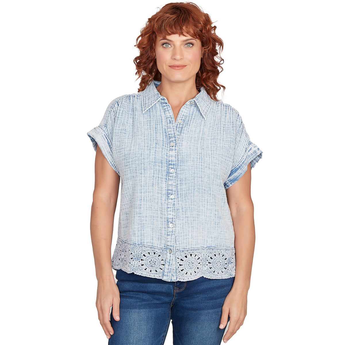 Camiseta de cuello con dobladillo de crochet lavado a la nieve de chambray - Ruby Rd