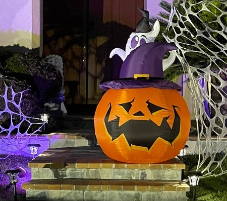 Fantasma de 5 pies de altura sobre calabaza