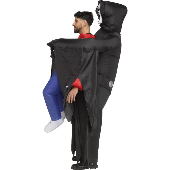 Inflable de Ghost Face a cuestas