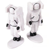Figuras de juguete de astronautas
