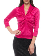 Blusa de tafetán color magenta con escote en V, nudo frontal y manga 3/4 - Marina