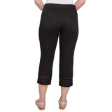 Lotus Lace Soft Denim Capri Negro - Ruby Rd