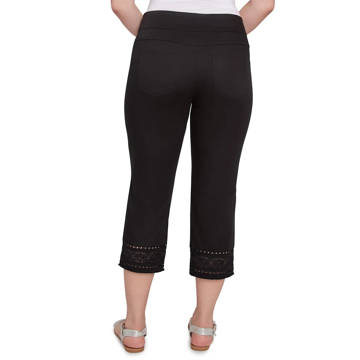Lotus Lace Soft Denim Capri Negro - Ruby Rd