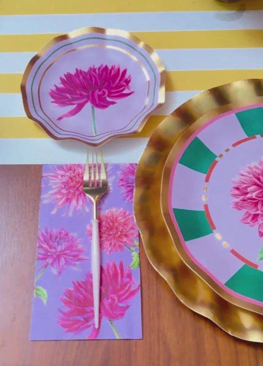 Plato de ensalada de jardín Dahlia de 8" con lámina dorada