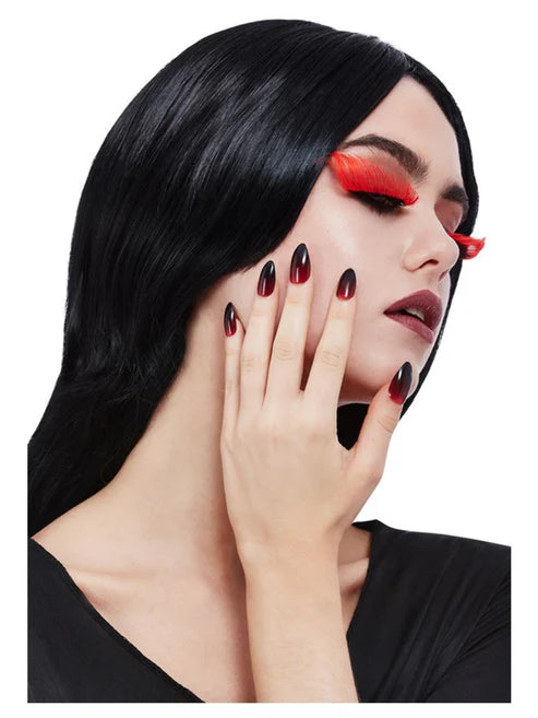 Maquillaje FX, juego de pestañas y uñas góticas