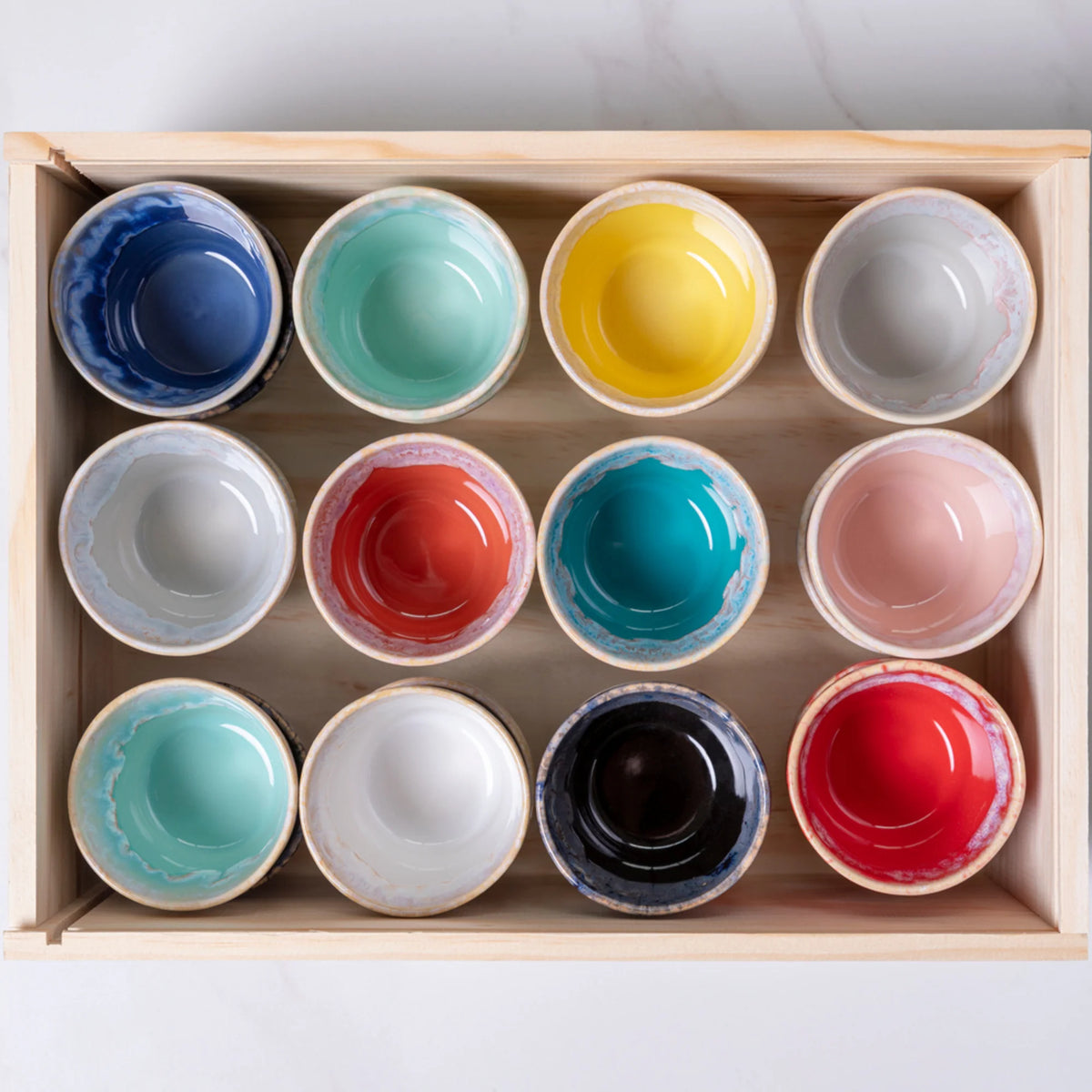 Juego de 40 tazas de espresso multicolor con caja expositora de madera Grespresso
