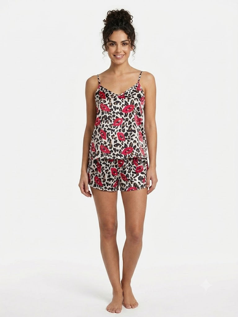 Conjunto de pijama de 2 piezas de satén para mujer, con estampado de besos, camisola y pantalón corto