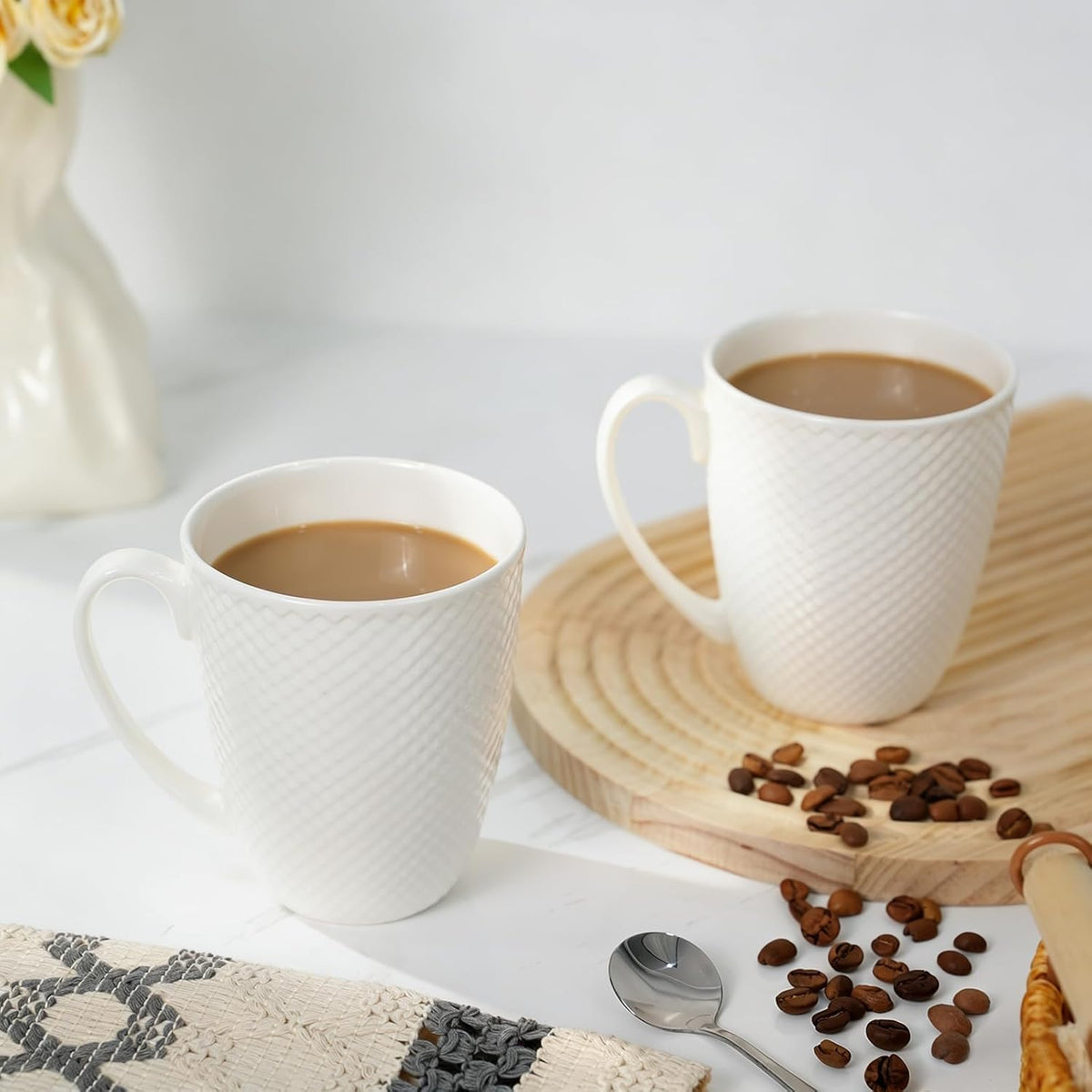 Juego de 2 tazas blancas