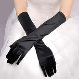 Guantes de satén negros