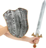Escudo y espada ornamentados
