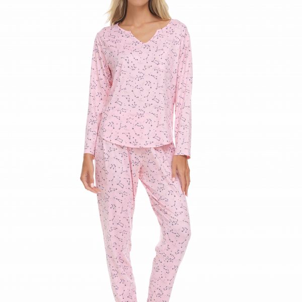 Conjunto de pijama cómodo y elegante rosa