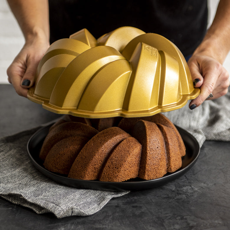 Molde Bundt trenzado de 12 tazas