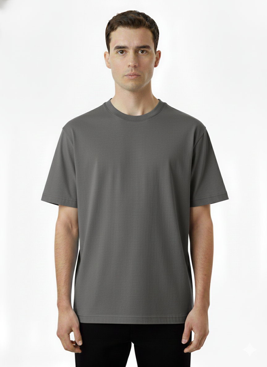 Camiseta de cuello redondo color carbón