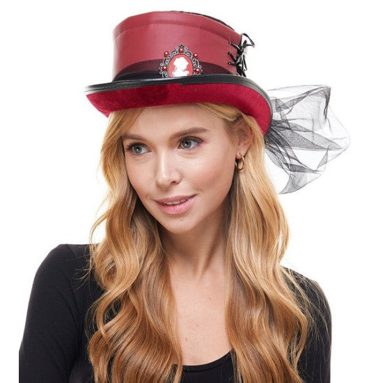 mujer sombrero de encaje