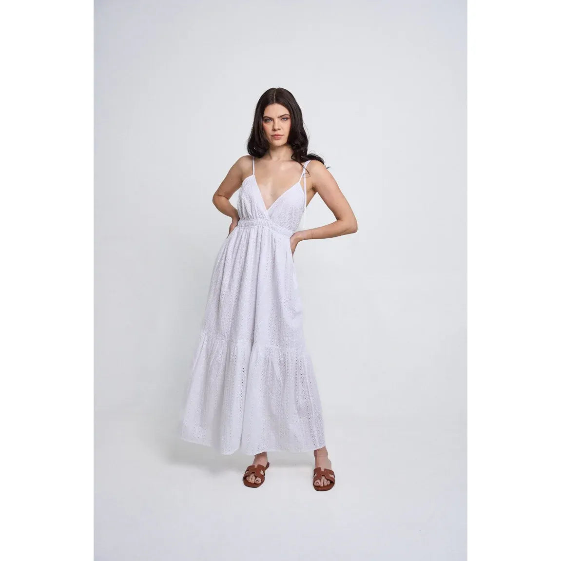 Vestido largo con ojales blanco brillante