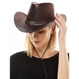 Sombrero de vaquero marrón con tachuelas