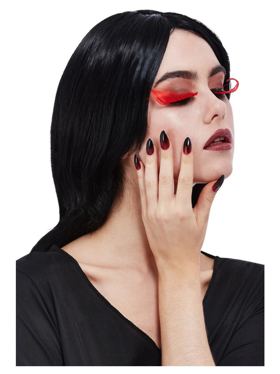 Maquillaje FX, juego de pestañas y uñas góticas