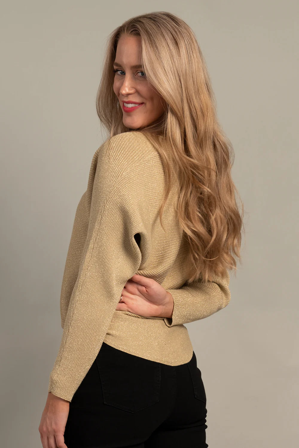 Suéter dolman Lurex con cuello en V Dorado - Ninety Clothing Co