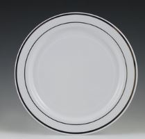 PLATO BLANCO DE 10.25" CON ESTAMPADO PLATEADO EN CALIENTE - PAQ. DE 8