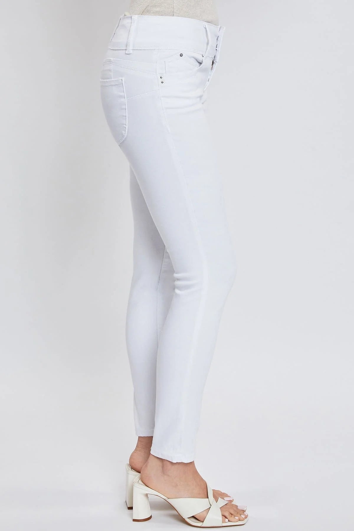 Jeans Capri Ajustados de Mujer WannaBettaButt de 3 Botones Blancos