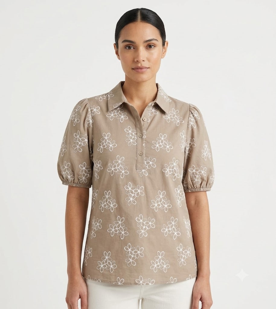 Polo bordado con manga abullonada color canela Oxford