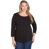Blusa de canalé con cuello redondo y manga corta en color negro de Ruby Rd
