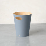 Cesto de basura Woodrow azul pizarra