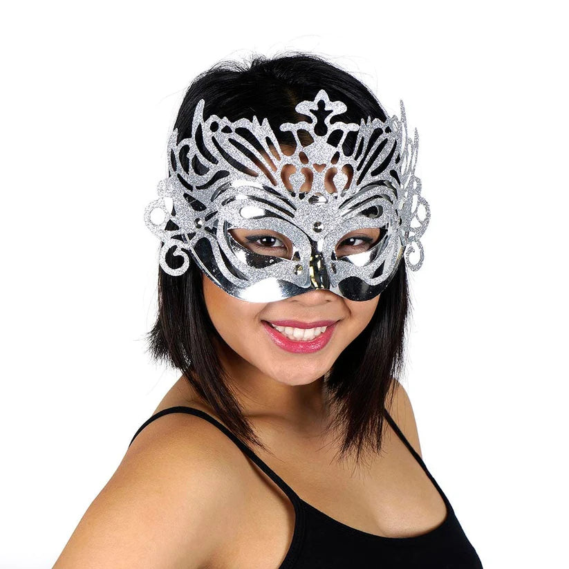 Forma de máscara de carnaval con purpurina plateada