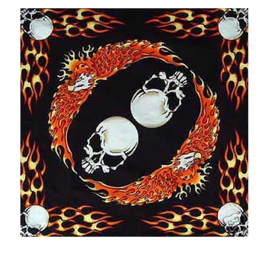 Pañuelo de calaveras con llamas
