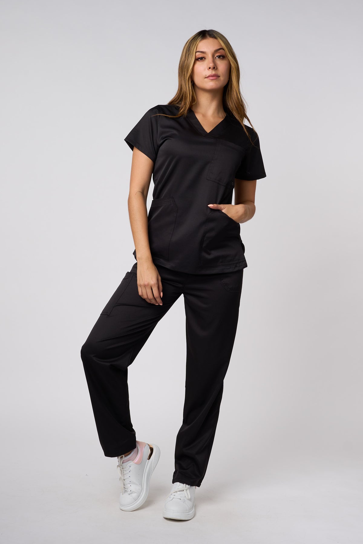 PARTE DE ARRIBA DE UNIFORME, CUELLO EN V, NEGRO