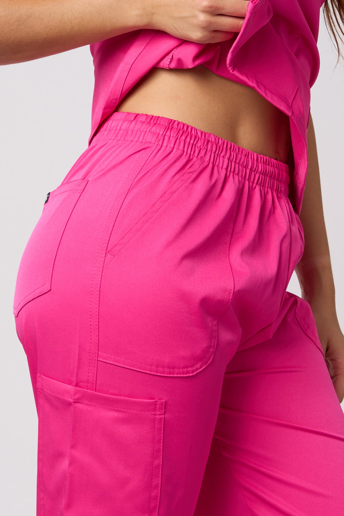 SOLID 4 WAY STRETCH KEYHOLE NECK SCRUB SET FUCHSIA