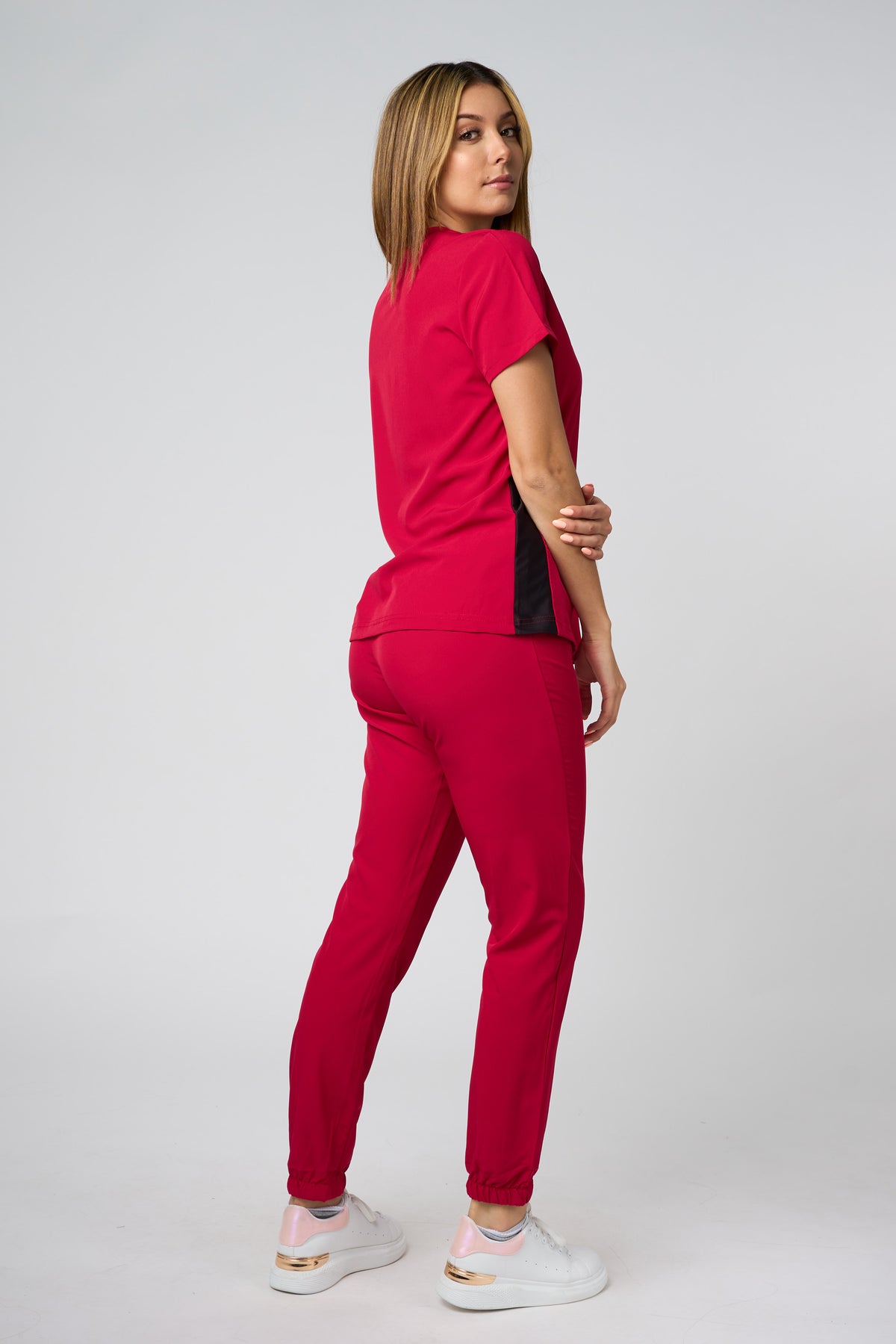 Uniforme rojo vivo 811