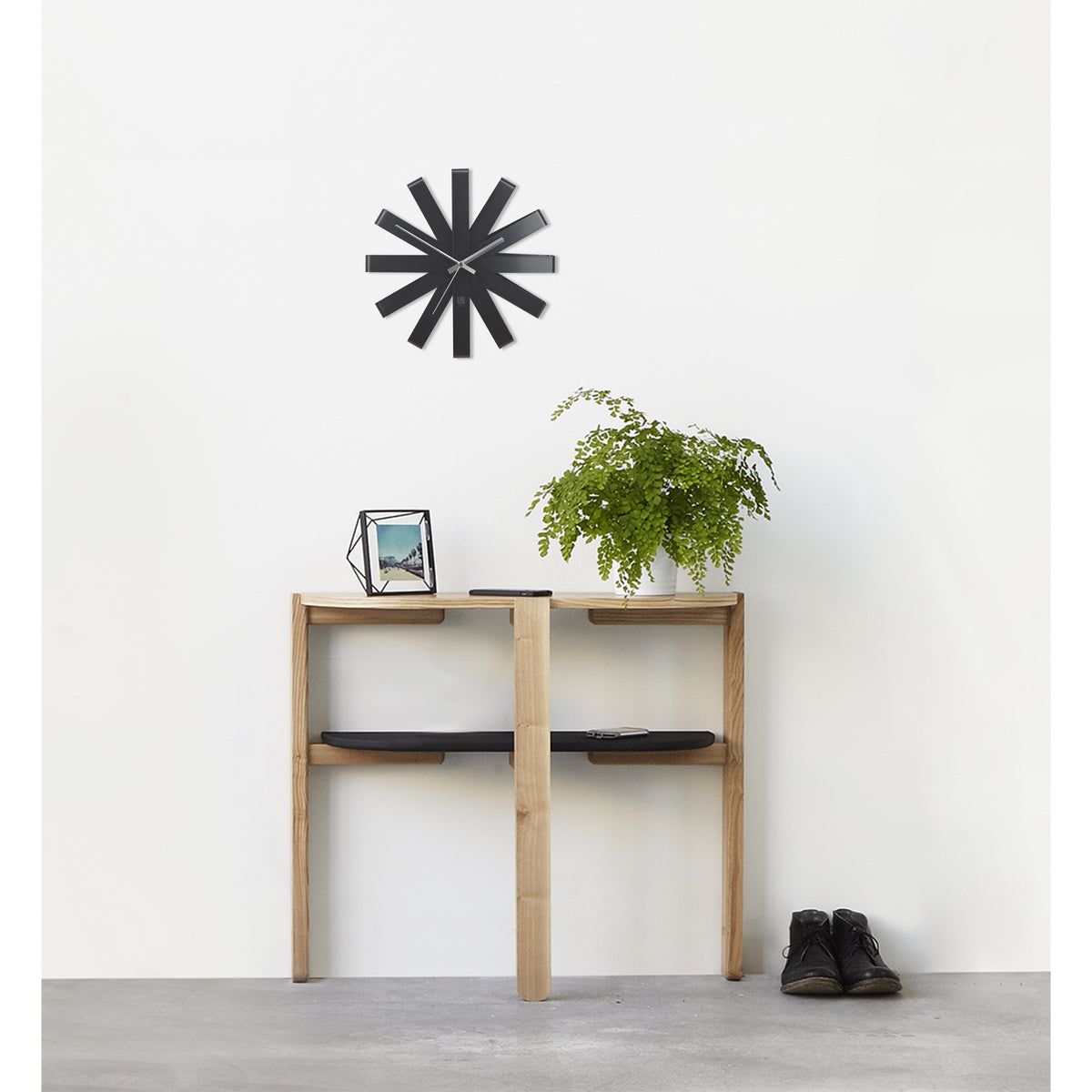 Reloj de pared Ribbon 12" negro