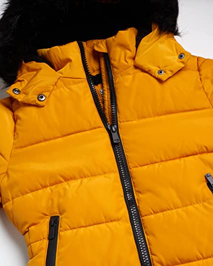 Anorak acolchado con cremallera grande dorada