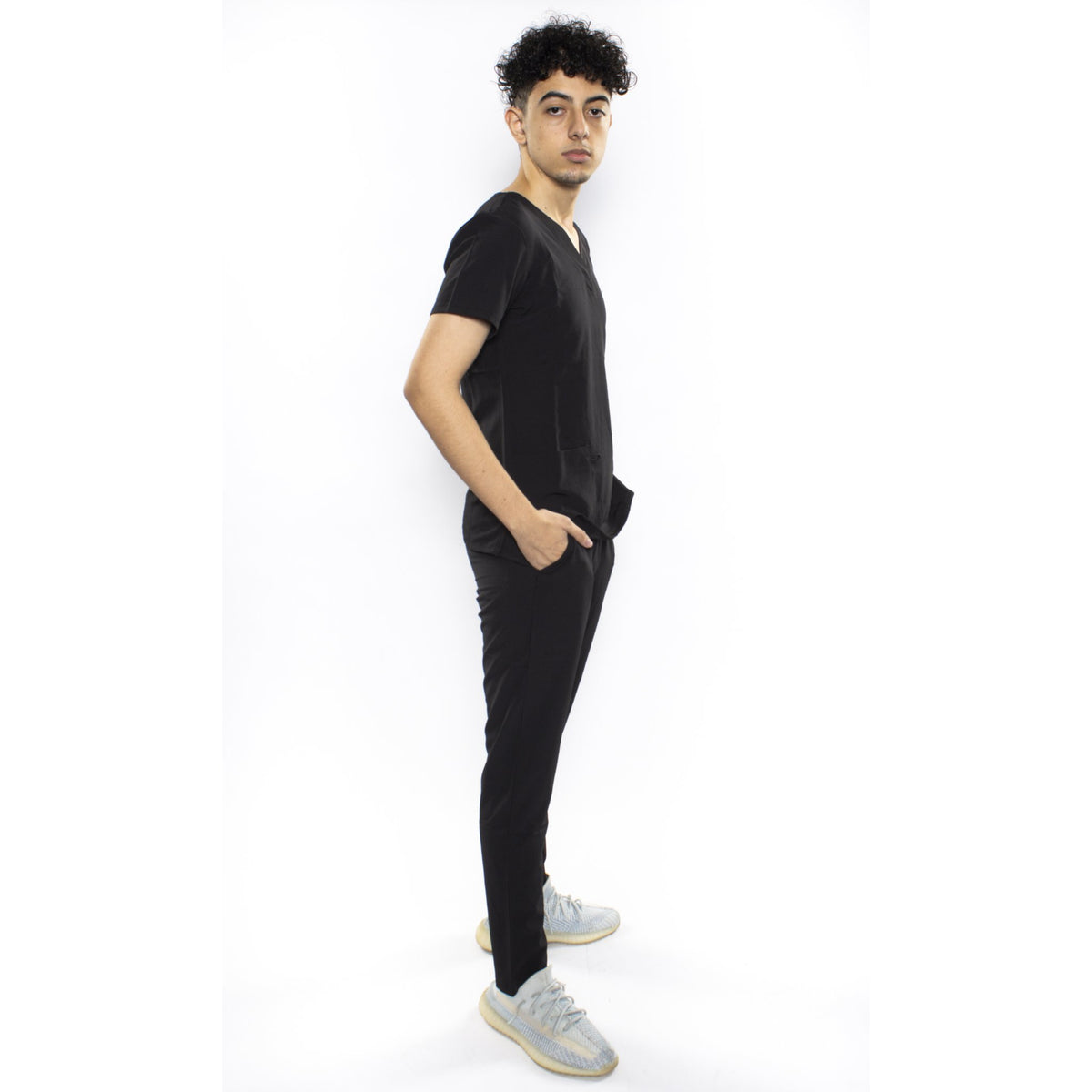UNIFORME STRECH NEGRO MODELO JOGGER (CORTE AJUSTADO)