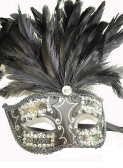 Máscara veneciana con plumas cortas y pedrería