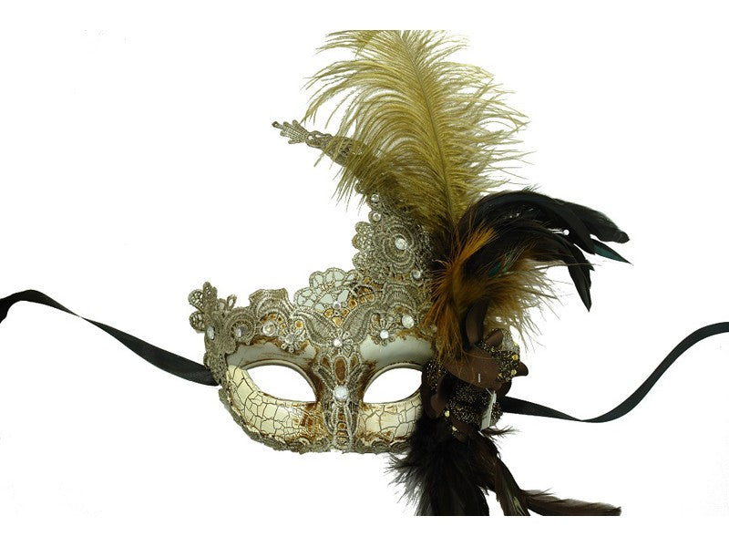 Máscaras de aspecto antiguo con plumas plateadas