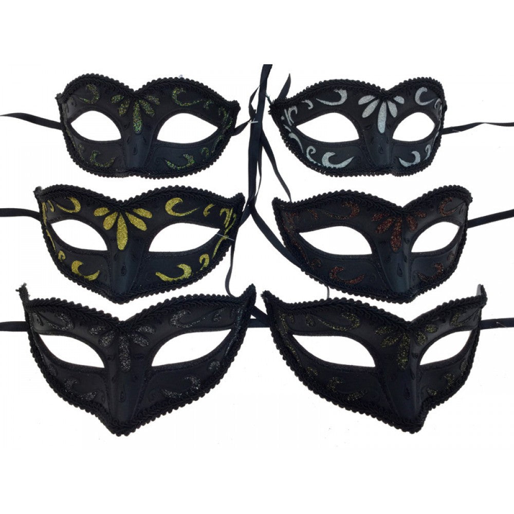 Antifaces negros de estilo veneciano