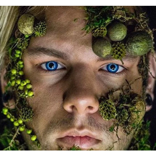 CHUCKY CONTACT LENSES