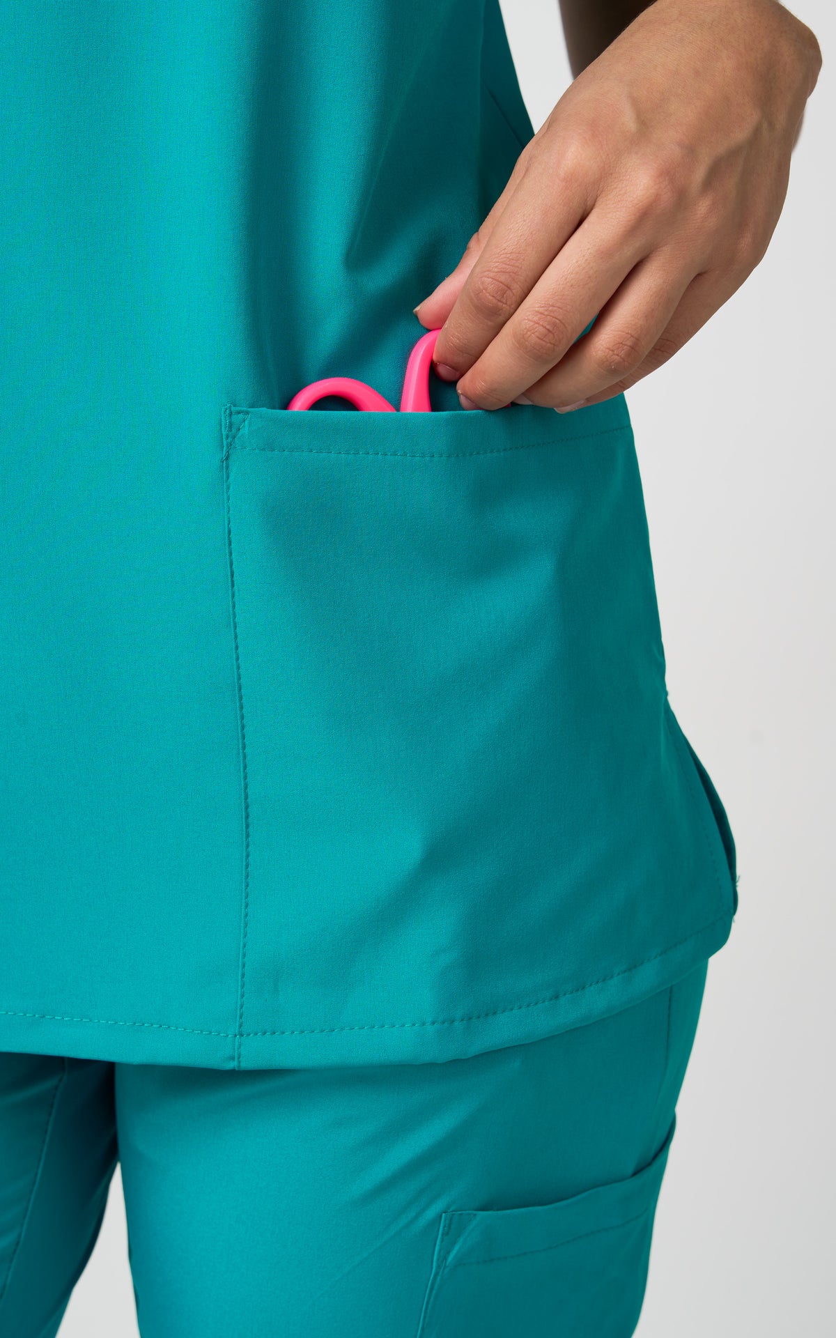 UNIFORME ESTRECHO VERDE AZULADO MODELO JOGGER