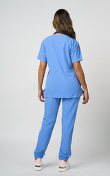 UNIFORME STRECH CELESTE MODELO JOGGER (AJUSTADO)
