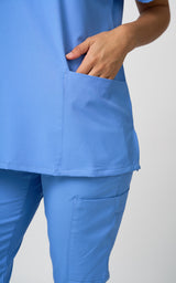 UNIFORME STRECH CELESTE MODELO JOGGER (AJUSTADO)
