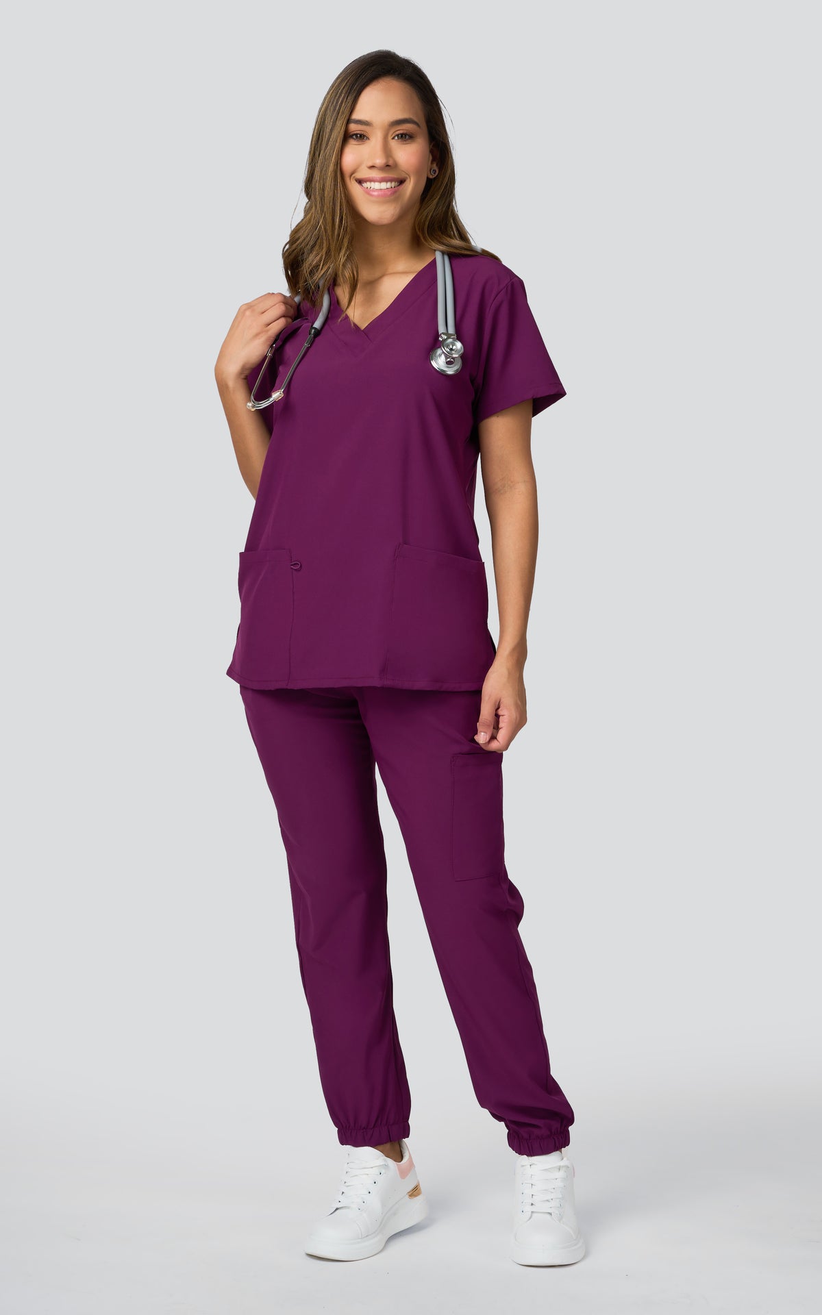 UNIFORME STRECH MORADO - BERRY MODELO JOGGER (AJUSTE ENTALLADO)
