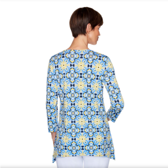 BLUSAS ROSADAS Y AZULES CON DISEÑO X RUBY RD