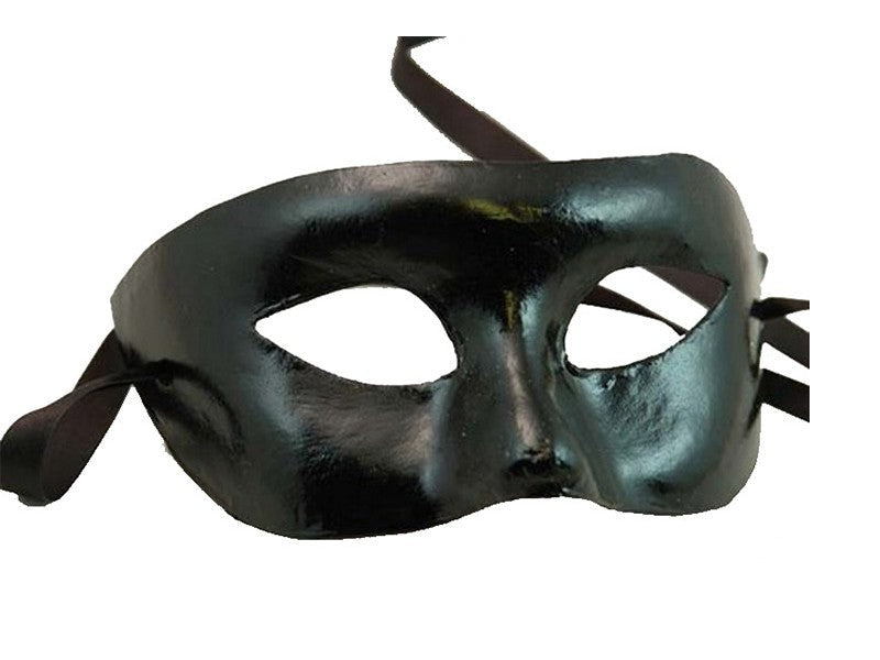 Máscaras de papel maché negras
