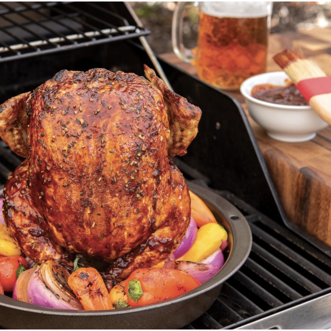 Pollo asado con lata de cerveza