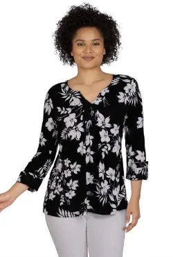 Blusa negra con flores blancas - Ruby Rd