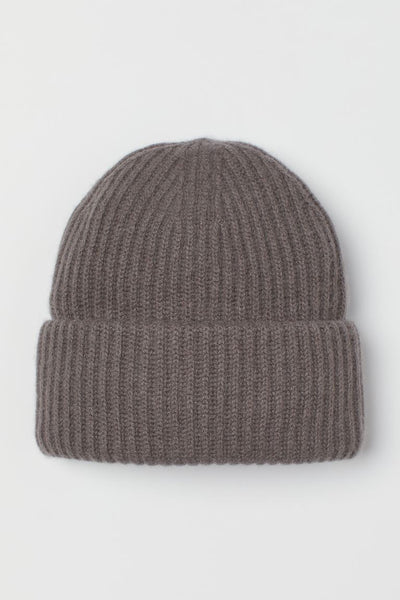 GORRO CON PUÑO SÚPER ELÁSTICO DE PUNTO ACRÍLICO - GRIS